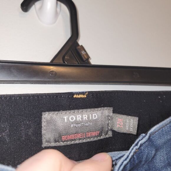 Torrid Bombshell Skinny High Rise Destructed Jeans 22 - Picture 4 of 12